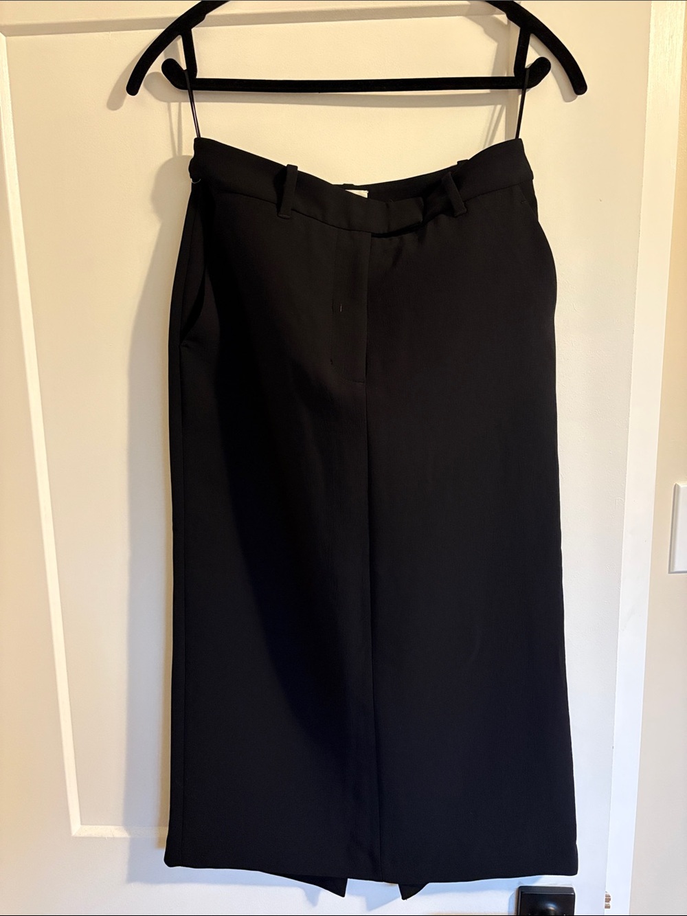 Aritzia high waisted Black Midi Skirt
